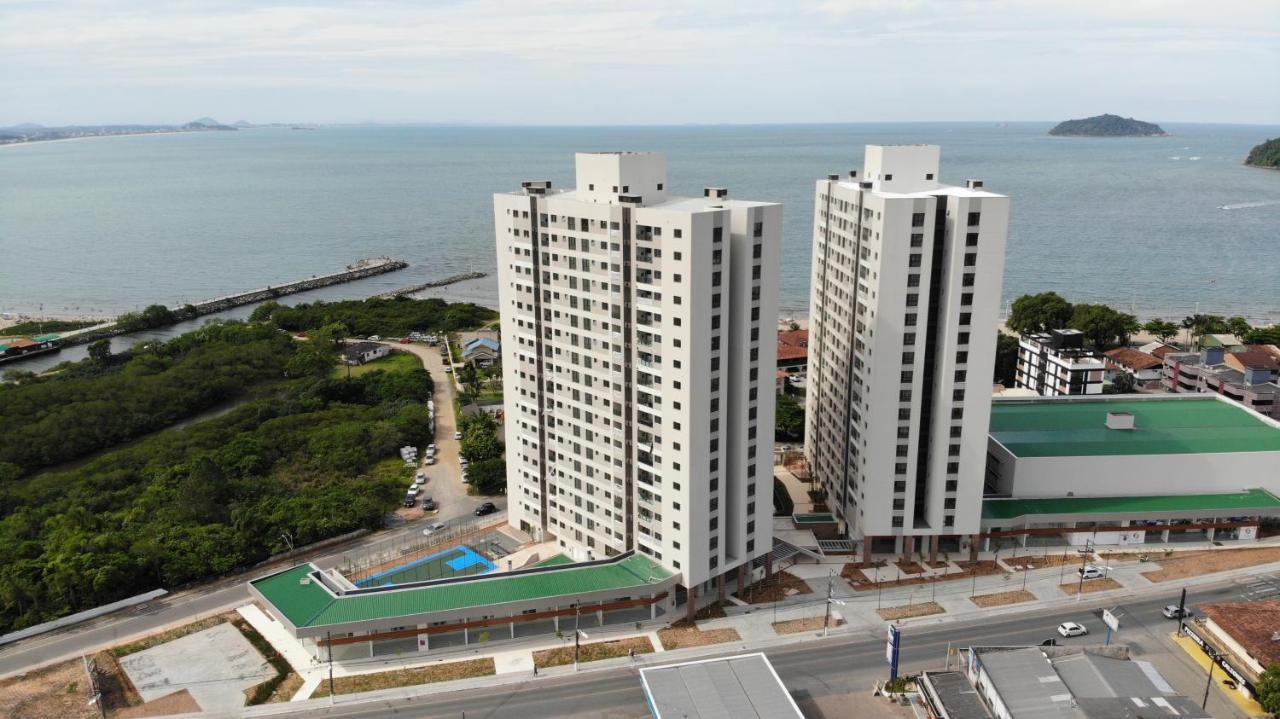 Aptos Em Home Club Frente Mar Com Area De Lazer Completa Penha  Eksteriør billede